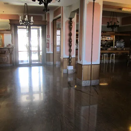 Tourist Hotel-3
